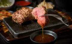 飽喰亭ステーキ