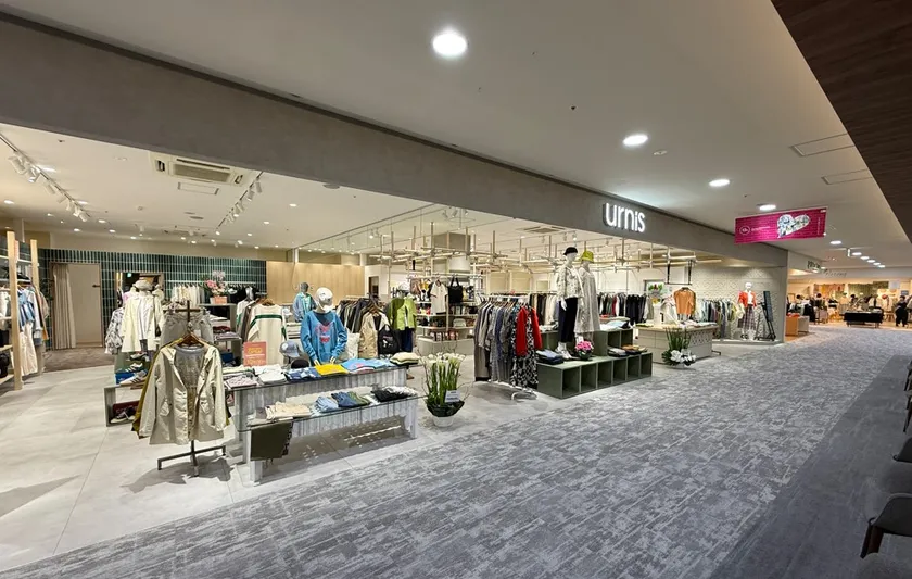 店内改装を実施した「urnis」