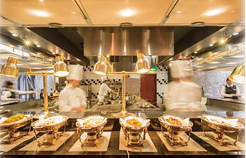 270°広がった開放的なキッチン