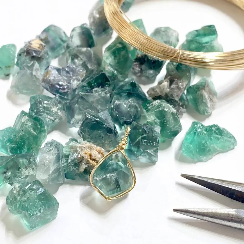 ロジャリーフローライト原石のペンダント