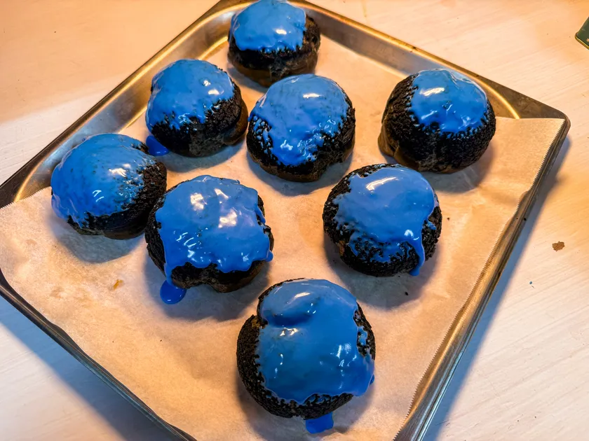 青いシュークリーム