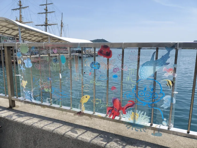 巨大アクリルおえかきキャンバス