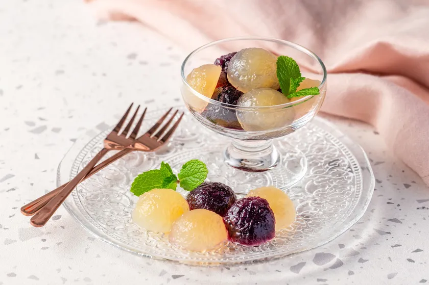 そのままデザートでも、ドリンクに入れてつぶしながら楽しんでも！ぷにっと新感覚「ジャム玉」