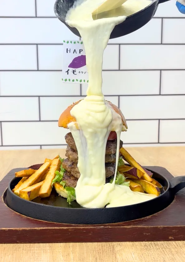 チーズまみれ!阿波黒牛4段バーガー