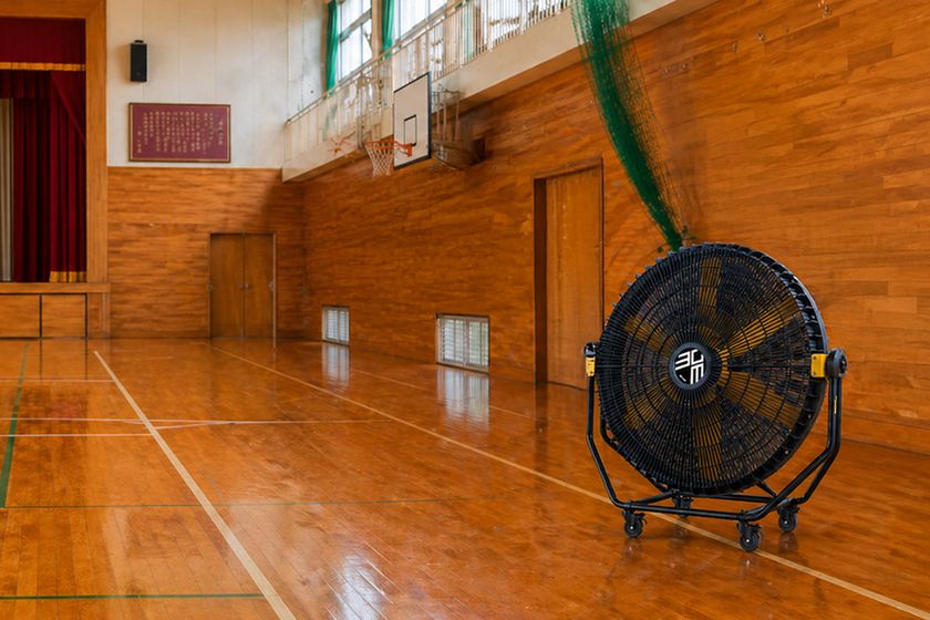 “体育館の端まで風が届く”業務用扇風機
学校・スポーツ施設の熱中症対策に特別価格で提供開始