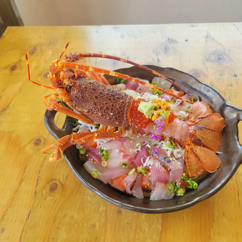 とと丸ごと伊勢海老丼