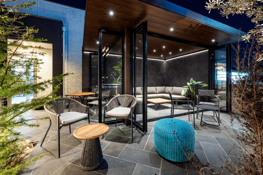 Kayu style Botaniqa Atelierと自社オリジナルガーデン家具『Kayu style』でテラスをプロデュース