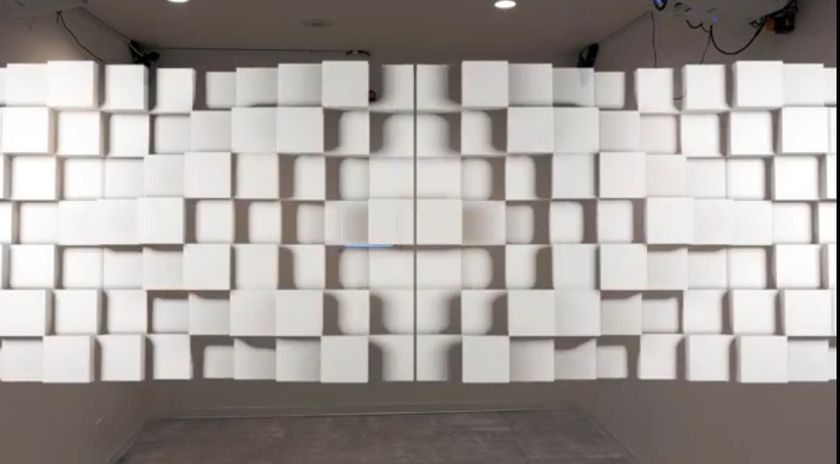 部屋が瞬間移動装置に
泊まれる仮想世界『ホーリープラネット』に、
時空を超える新プロジェクションマッピングが登場！