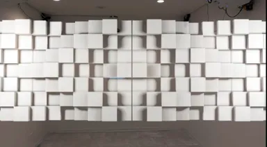 部屋の壁が崩れて冒険がスタート