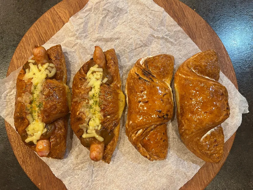 ブリュレクロワッサンと焼きチーズカリー×ソーセージ