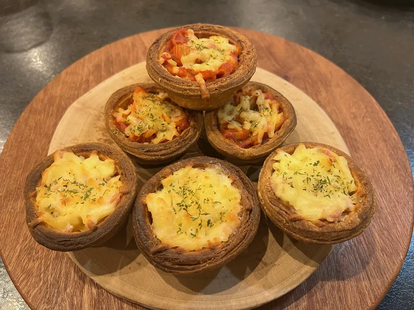クロワッサンタルト(ホワイトベーコングラタンとトマト&チーズグラタン)