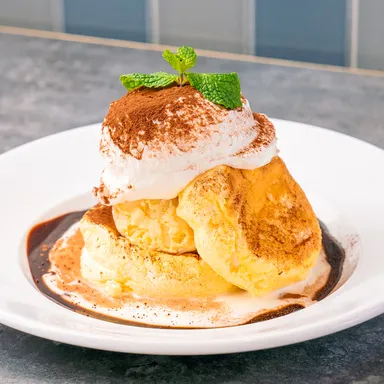 スフレパンケーキ　メルティレアチーズティラミス