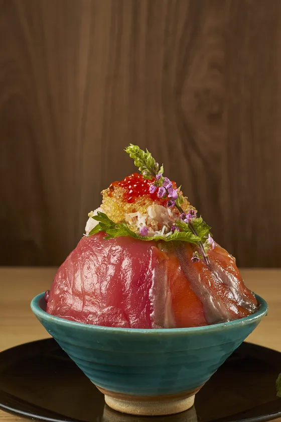 サクラマスてっぺん丼