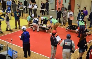 新宿駅周辺防災対策協議会の医療救護訓練の様子