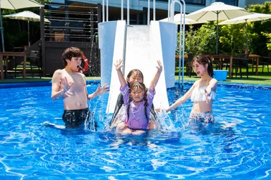 キッズプール(滑り台)