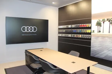 CPL：Customer Private Lounge 最新デジタル技術で車両のプレゼンテーションが可能