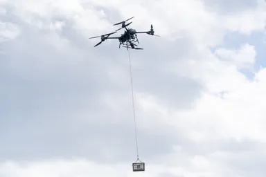 FlyCart30の物資輸送