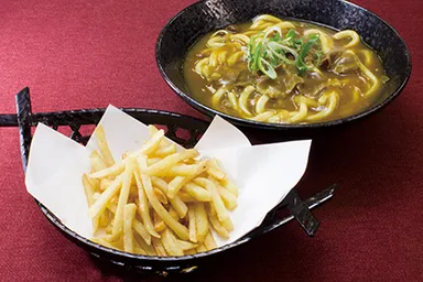 ポテトは揚げたてを、別盛りで提供