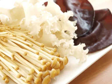 フレッシュの状態でお届けする3類のきのこ