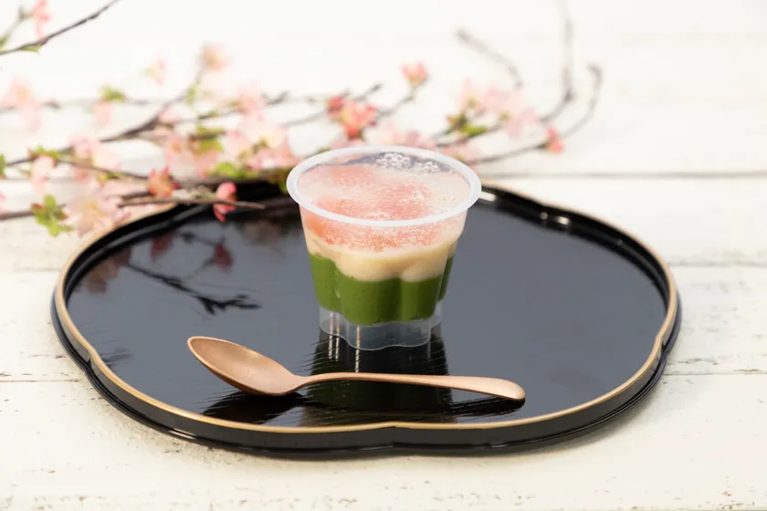 いちごと抹茶のプリン