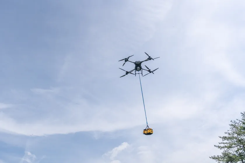 FlyCart30による物資輸送デモ