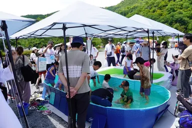 KIDSエリア　鮎のつかみ取り