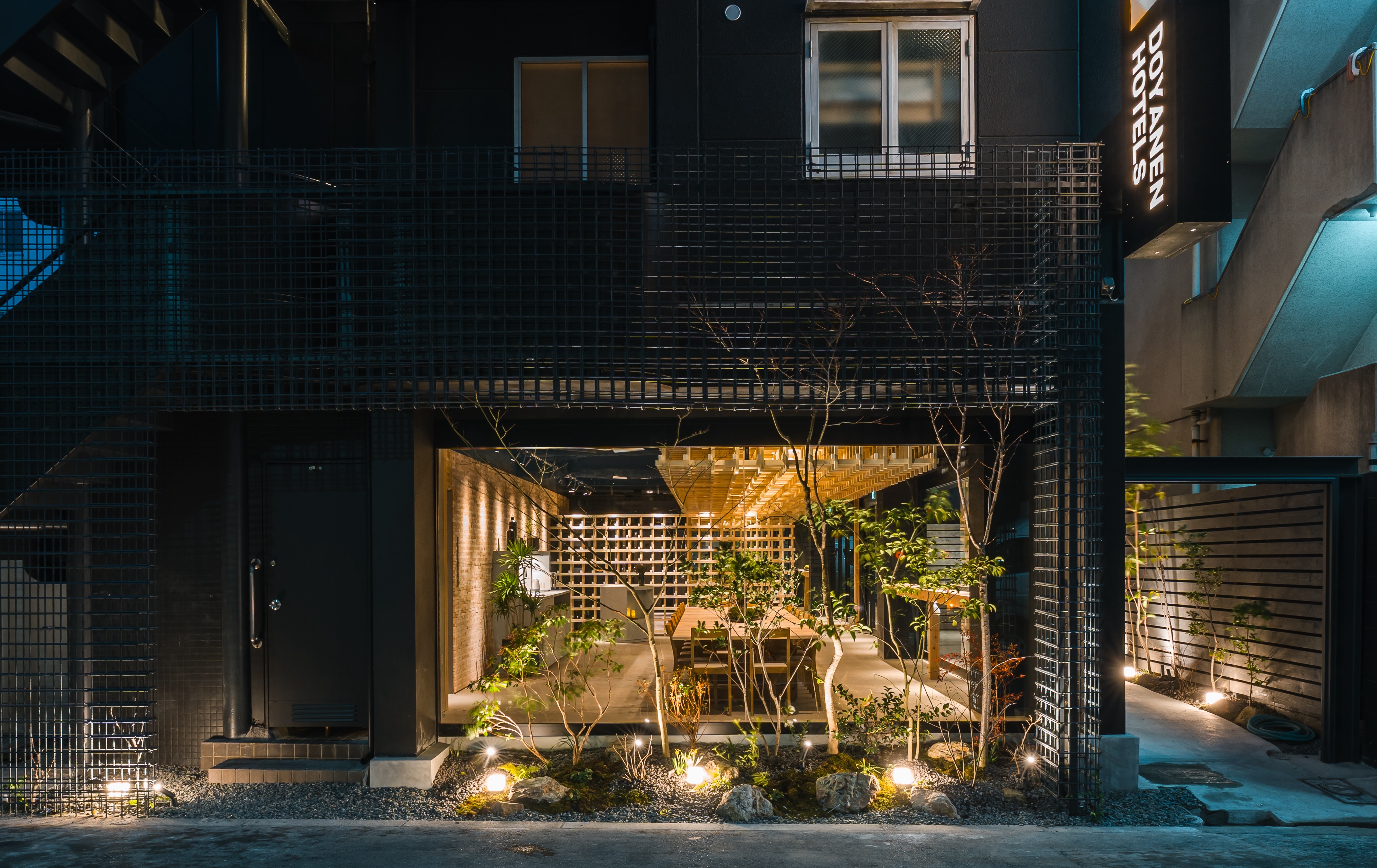 大阪・西成「あいりんエリア」にどやねんホテルズ8棟目となる「BAKURO 3 - DOYANEN HOTELS」をグランドオープン
