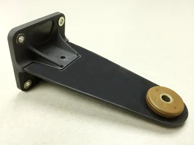 新規航空機搭載ブラケット