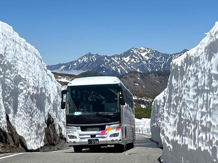 乗鞍岳春山バスの運行区間を延伸　
標高2,600m、残雪の残る大雪渓まで運行