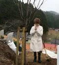 倍賞さん 樹木葬墓地に桜を植樹