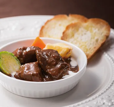 焼きたてビーフシチュー