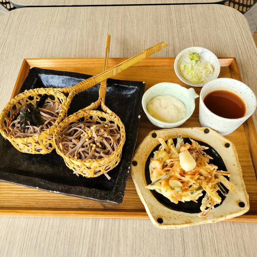 らっきょう・湯梨浜サーモンかき揚げそば