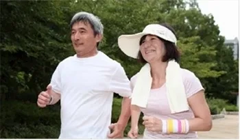 アクティブな50歳代　イメージ