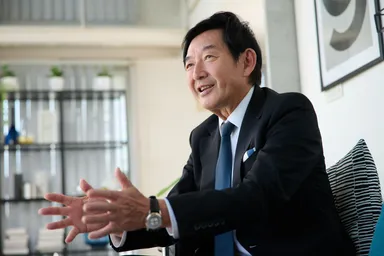 石田純一氏　インタビューの様子2