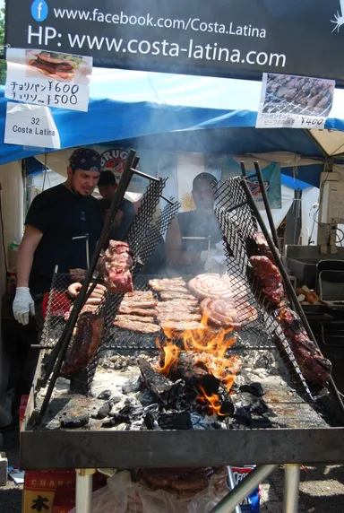 迫力のバーベキュー