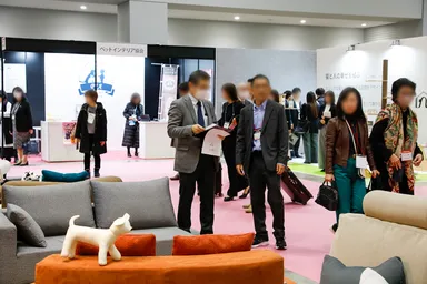 「ペットインテリア展」の会場風景