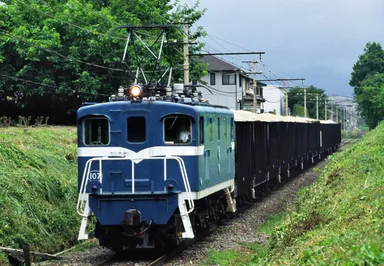 電気機関車の展示(デキ107号)