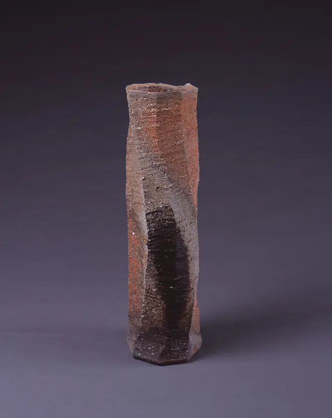 神山 清子「信楽大筒」 昭和47/1972 滋賀県立陶芸の森陶芸館(撮影:杉本 賢正)