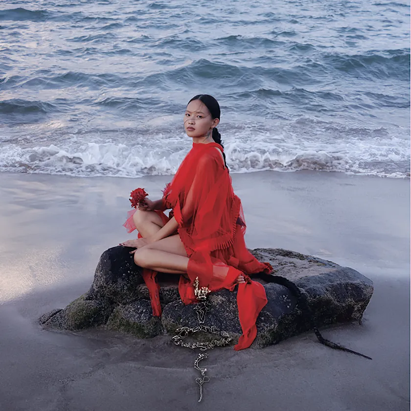「Dance on the shoreline」LUCY(ルーシー)