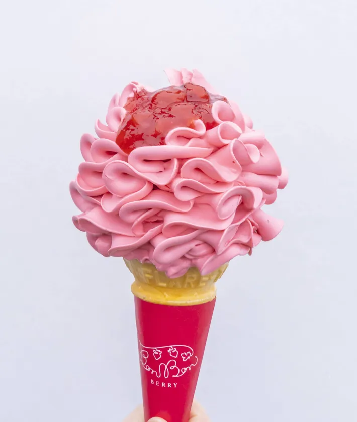 いちごのお花ソフト 550円(税込)