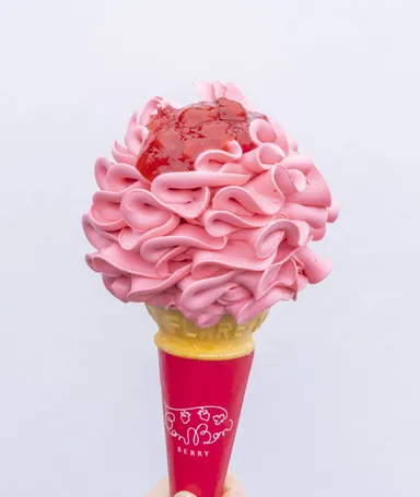 いちごのお花ソフト 550円(税込)