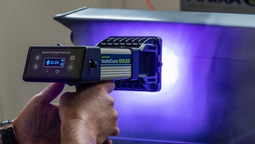 スピード硬化と照度安定性を両立したプロ仕様UV硬化ライト
独自「4core LED」搭載『Insta Cure Dual』を発売