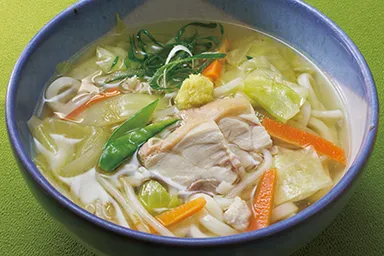 (2)鶏五目そば・うどん　500円（税込）