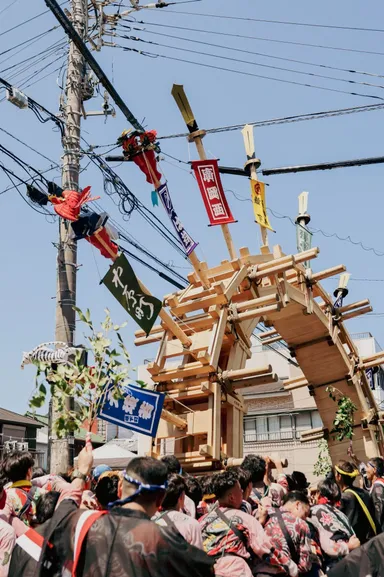 氏子総代前であげる太鼓橋