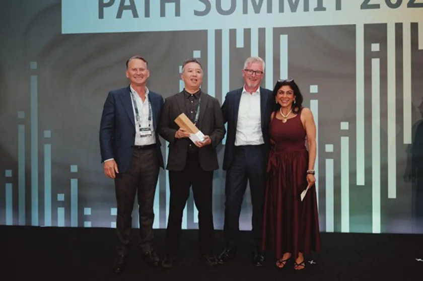 左からStibo Systems, Chief Revenue Officer, Richard Bradbury、NSW株式会社 露木 雄一郎、Stibo Systems, Chief Executive Officer, Adrian Carr、Stibo Systems, Senior Vice President, Global Alliances, Gauri Chawla