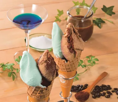 「ブルーソルト」＆「キャラメルカフェ」ジェラート