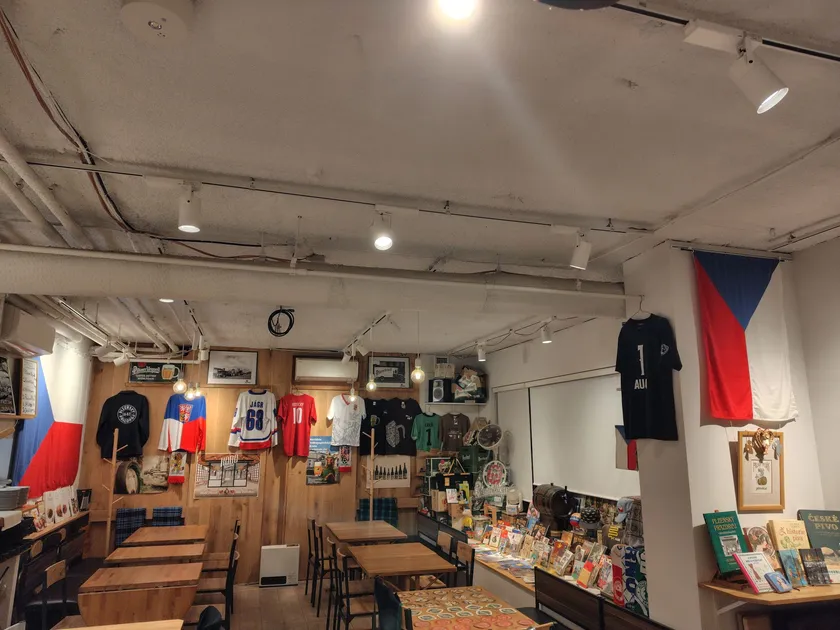 ピルニー ピヤーク トウキョウ 店内