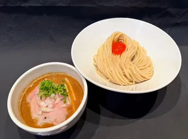 特製醤油卵黄漬けトッピングつけ麺
