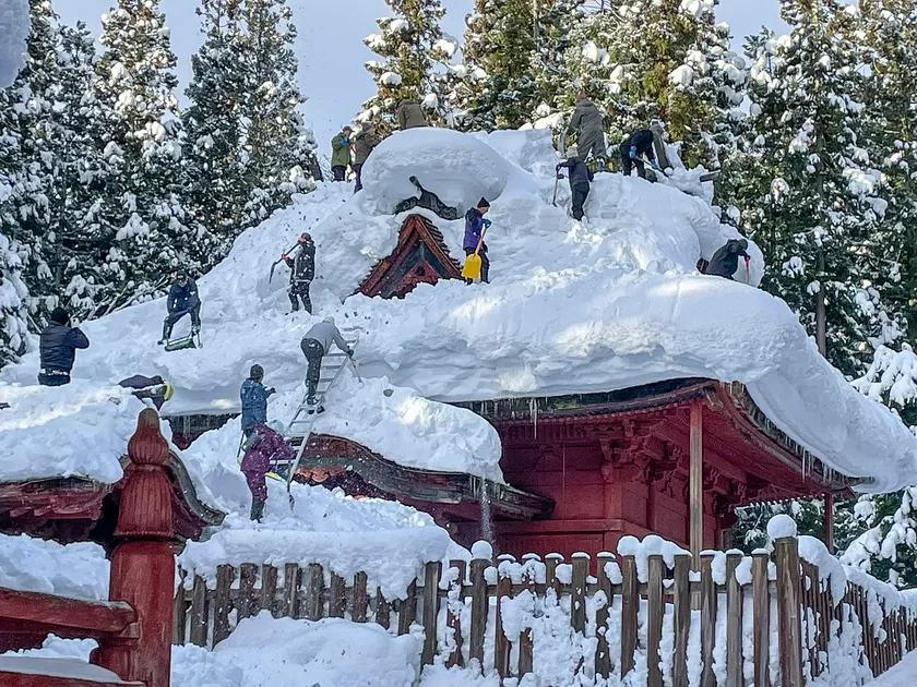 高照神社(令和7年初頭の大雪)
