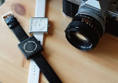 着脱カンタンなベルトで身に付けることも可能